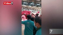 تدافع المواطنين لشراء البصل في الكويت رغم التحذيرات من فيروس كورونا