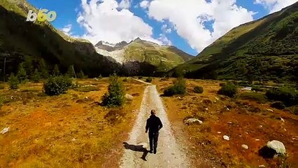 Golf Fanatic Transforms Car Into Portable Driving Range