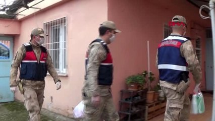 GAZİANTEP 110 yaşındaki Fatma nine, jandarmayı görünce duygulandı