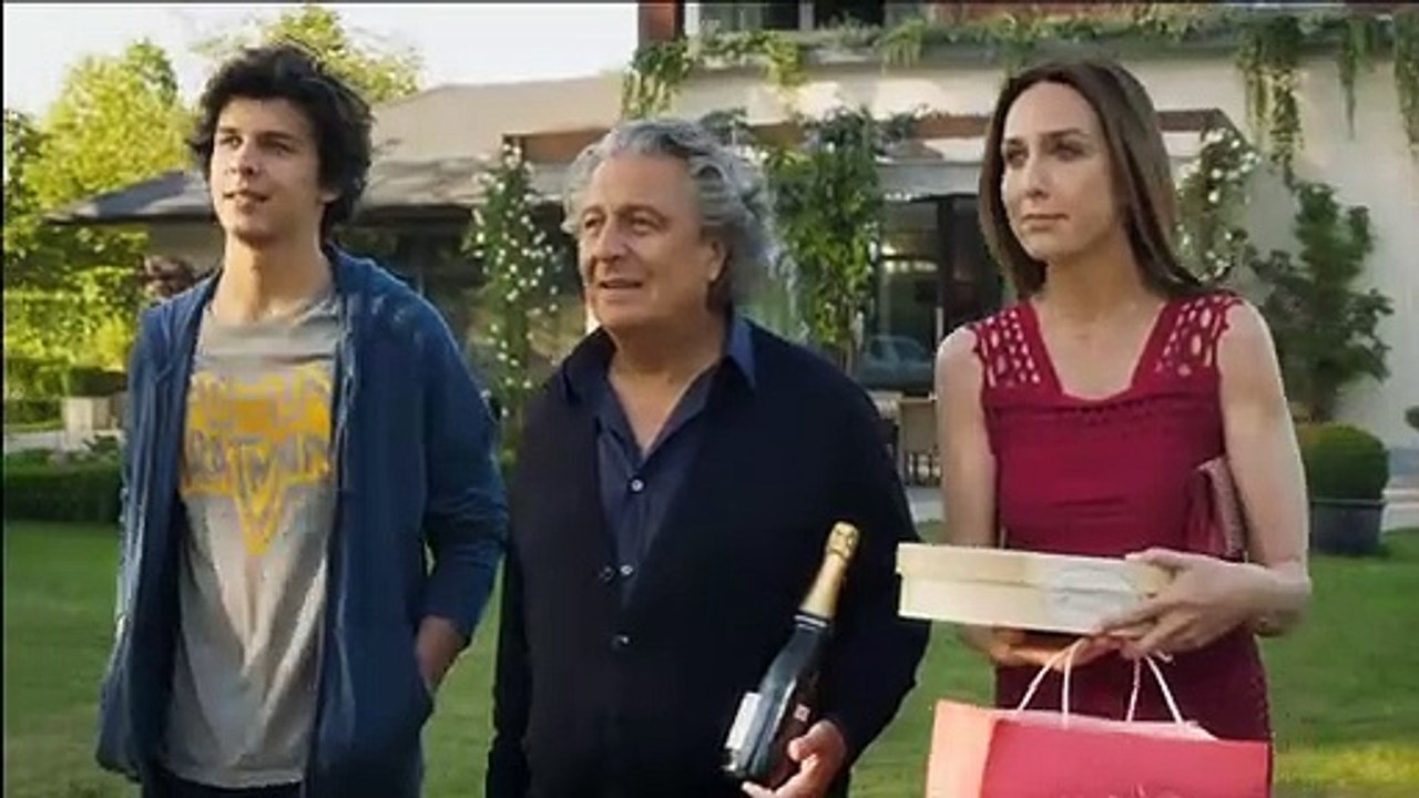 Con los brazos abiertos - Tráiler