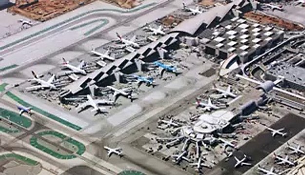 Airline salaries compared to stock buybacks show why so many people are angry at the bailout