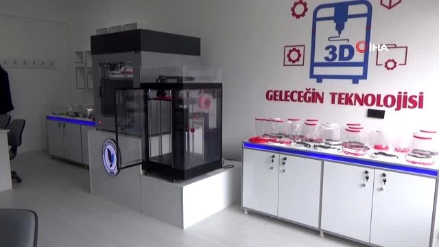 Üniversite 3D yazıcı ile siperlik üretiyor