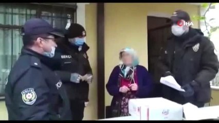Sakarya'da polis ve bekçiler yardım ödemelerini adreslere giderek ailelere ulaştırdı