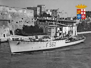 PORTO POTENZA PICENA, 25 LUGLIO 1965 (CORVETTA F 562 MINERVA)