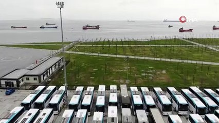 Şehirler arası hatlardan çekilen yüzlerce otobüs Yenikapı meydanına çekildi