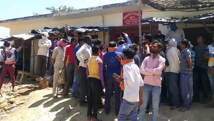 नगला गहलोत में नहीं दिखा सोशल डिस्टेंसिंग का असर