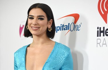 Dua Lipa se confie sur la signification très personnelle de 'Boys Will Be Boys'