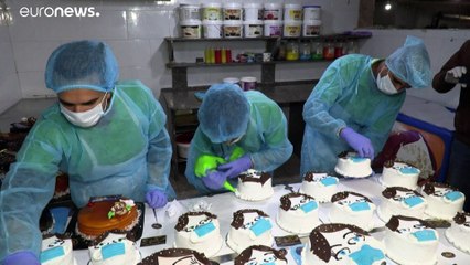 حلوى تصنّع في غزة لنشر الوعي بشأن "كورونا"