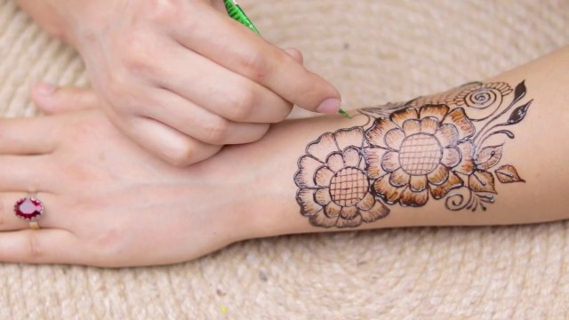أجمل تصميم للحناء باليدوية, رسمة بالحناء للمبتدئات مع تصميم بسيط و انيق - الحناء الباكستانية