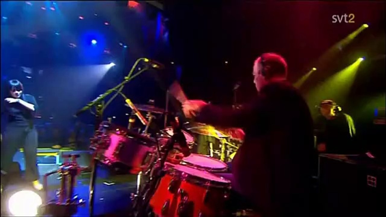 Lily Allen - 22 (Live In London)