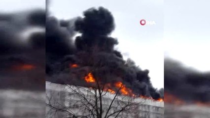 - Berlin'de 12 katlı binanın çatısında yangın: 1 itfaiyeci yaralandı