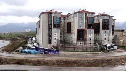 Yurtlara yerleştirilen yabancılar ülkelerine gönderilmek üzere yola çıktı