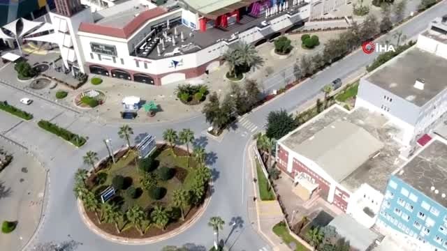 Mersin'de sahiller boşaldı, caddeler sessizliğe büründü