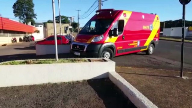 Motociclista fica ferido ao sofrer queda e é socorrido pelo Siate
