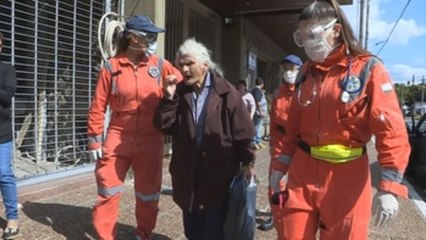 Bancos argentinos abrirán el fin de semana tras aluvión de personas mayores