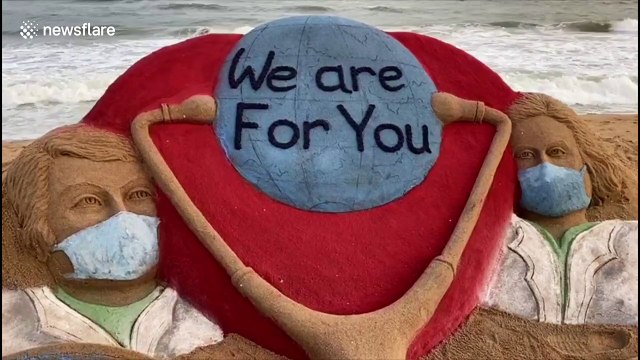 Indian sand artist creates tribute to country's medics amid coronavirus pandemic