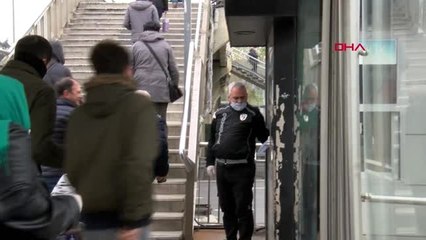 İSTANBUL'DA MASKESİZ YOLCULAR TOPLU TAŞIMA ARAÇLARINI KULLANAMIYOR