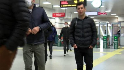 TOPLU TAŞIMA ARAÇLARINA BİNENLERE MASKE DAĞITILDI