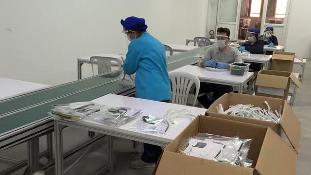 İzmirli teknoloji firması sağlık çalışanlarına koruyucu oldu