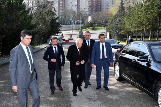 MHP lideri Bahçeli, vefatının 23. yılında Merhum Türkeş'in Anıt mezarını ziyaret etti