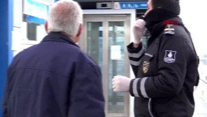 MASKEYİ CEBİNE KOYDU, METROBÜSTE MASKESİZ YOLCULUK ETTİ
