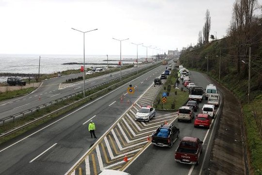 WhatsApp grubu kuran vatandaşlar, koronavirüs tedbirleri kapsamında yapılan denetimleri atlatıyor