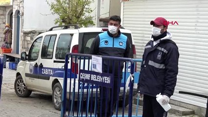 İZMİR Çeşme'nin sosyete pazarında önlemlere uyuldu