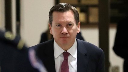 Trump, azil sürecinin başlamasına yol açan üst düzey istihbarat yetkilisini kovdu