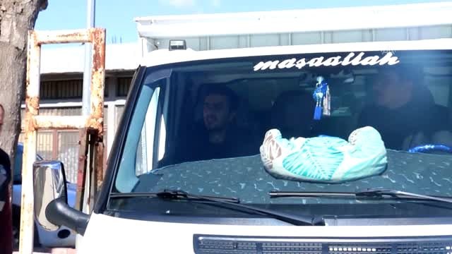 Semt pazarlarında koronavirüs denetimi