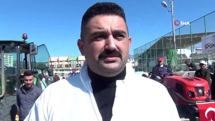 Kozanlı çiftçiler, ilçeyi traktörleriyle dezenfekte etti