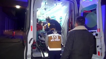 Kavgayı ayırmak isteyen uzman çavuş sırtından bıçaklandı