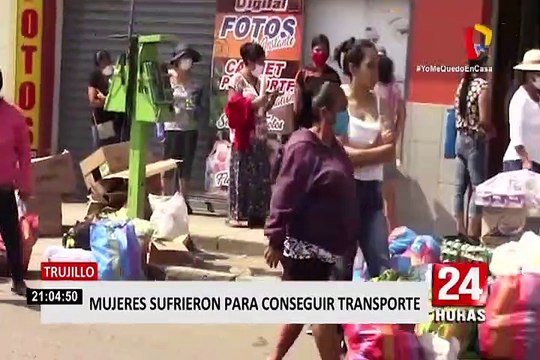 Trujillo: mujeres permanecieron afuera del mercado esperando transporte para ir a sus casas