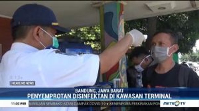 Penumpang Bus di Bandung Disemprot Disinfektan dan Dicek Suhu Tubuh
