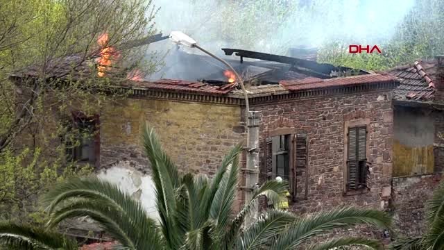 İZMİR Atıl durumdaki fabrikanın müştemilatında korkutan yangın