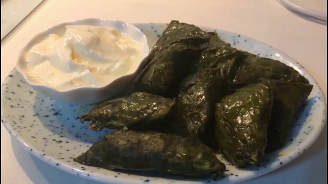 pazı sarması muska şeklinde, tam misafirlik kıymalı lokum gibi pazı sarması