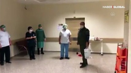 Biri 73, diğeri 54 yaşında... Böyle taburcu edildiler
