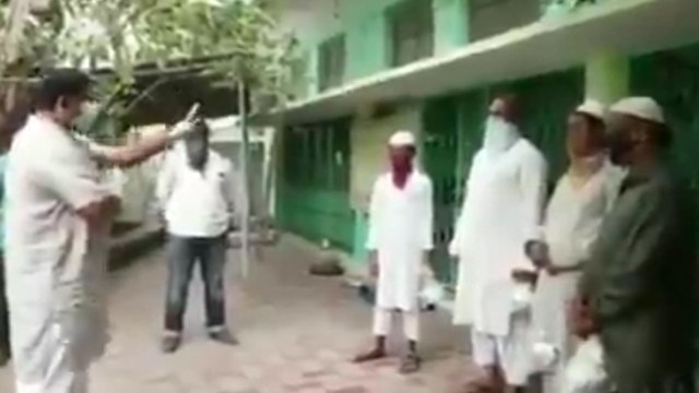 Goshamahal MLA Raja Singh Offers Food At Masjids In Old City | Oneindia Telugu