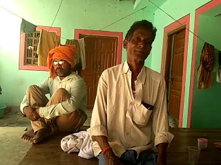 अंबेडकरनगर: कोटेदार ने किया निशुल्क खाद्यान्न का वितरण