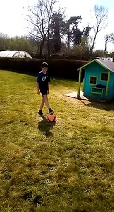 Défi jonglage => poubelle : Swann LE FLOCH