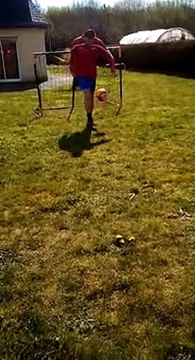 Défi jonglage => poubelle : Lionel LE FLOCH