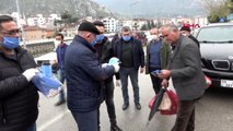 Amasya Belediyesi'nden vatandaşa ücretsiz maske