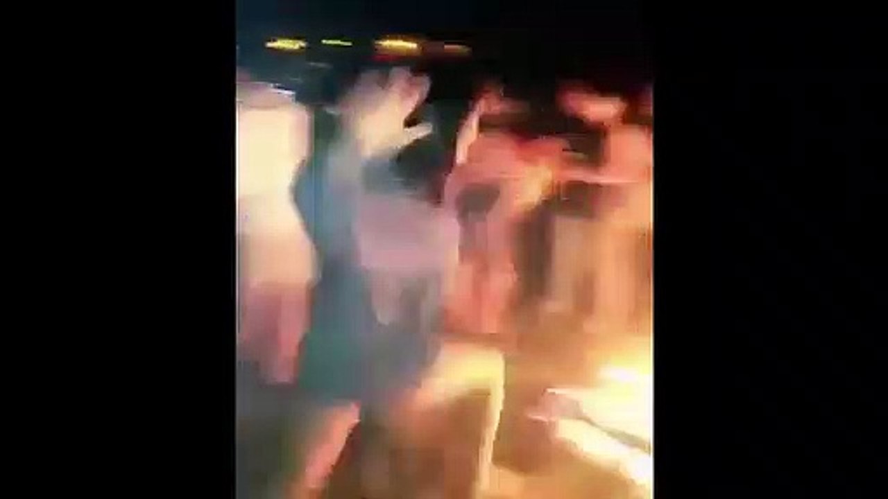 Ateşin Ortasında Kalan Kız