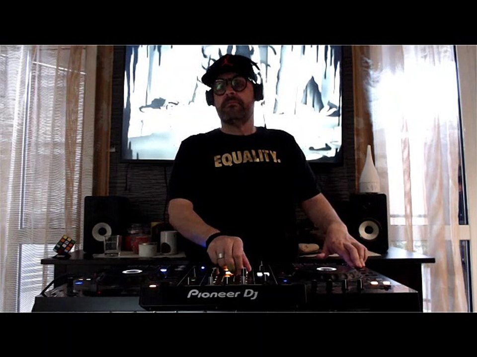 Emiliano Raso Live streaming 002