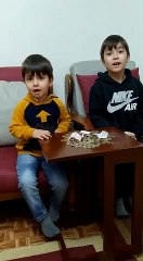 İki kardeş, kumbaradaki paralarını bağışladı