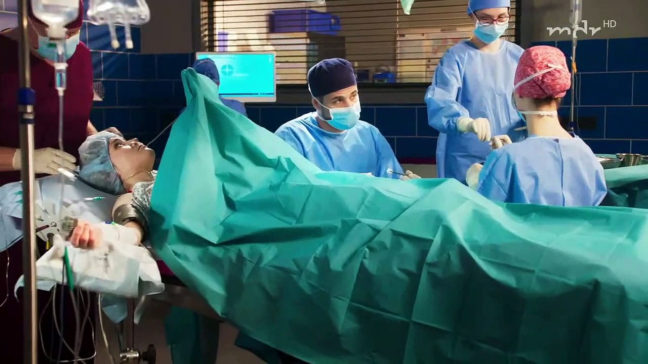 Helfen – oder lassen? (103) - In aller Freundschaft - Die jungen Ärzte