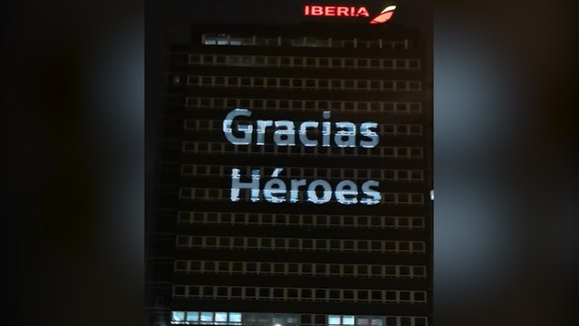 Iberia realiza un homenaje a los profesionales con 'Gracias, héroes'