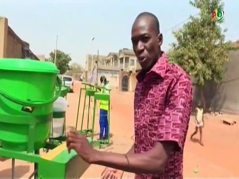 RTB / Covid 19 - Lave-mains à pédale : Dispositif mis en place par Aristide Gnoumou, ingénieur électromécanicien évitant de toucher le robinet pour se laver les mains
