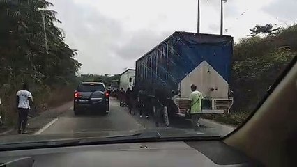 Transport  l'axe Adzopé-Abidjan coupé suite à un grave accident de la circulation