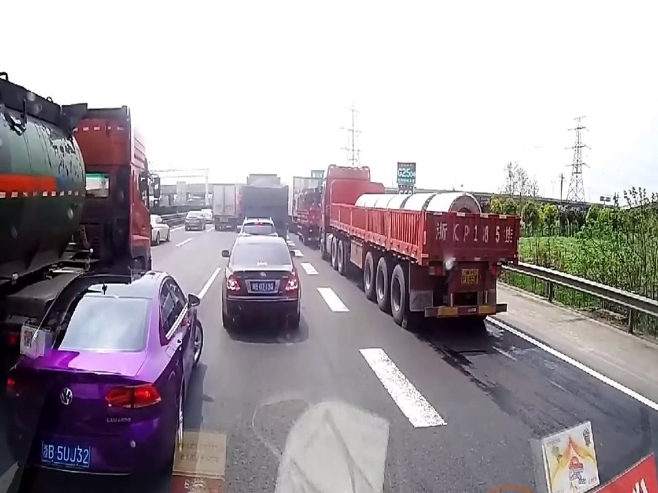 Horrible traffic accidents recorded by the camera