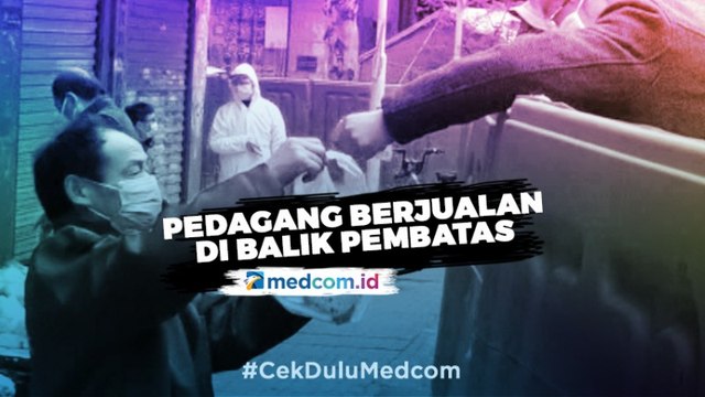 Pedagang Sayur di Wuhan Berjualan di Balik Pembatas